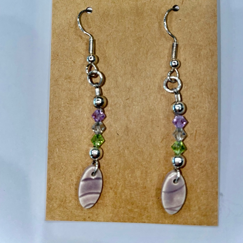 Earrings - Lightweight hanging - Picture 2 of 2